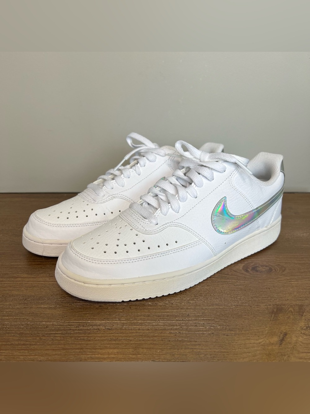 NIKE Women’s Court Vision Low White Chrome Leather Tennis Shoes Size 10